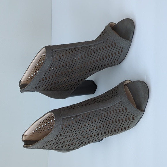 Brooks Brothers High Heeled Bootie Suede Open Toe Cut Out Grey size 8 - Picture 1 of 11